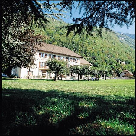 Hotel Les Grillons Talloires Bagian luar foto