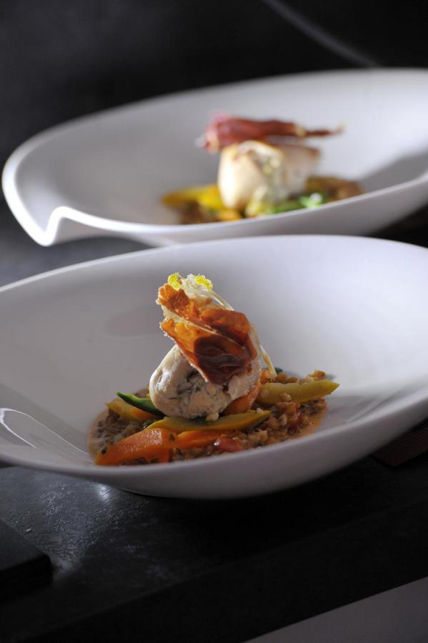 Hotel Les Grillons Talloires Bagian luar foto